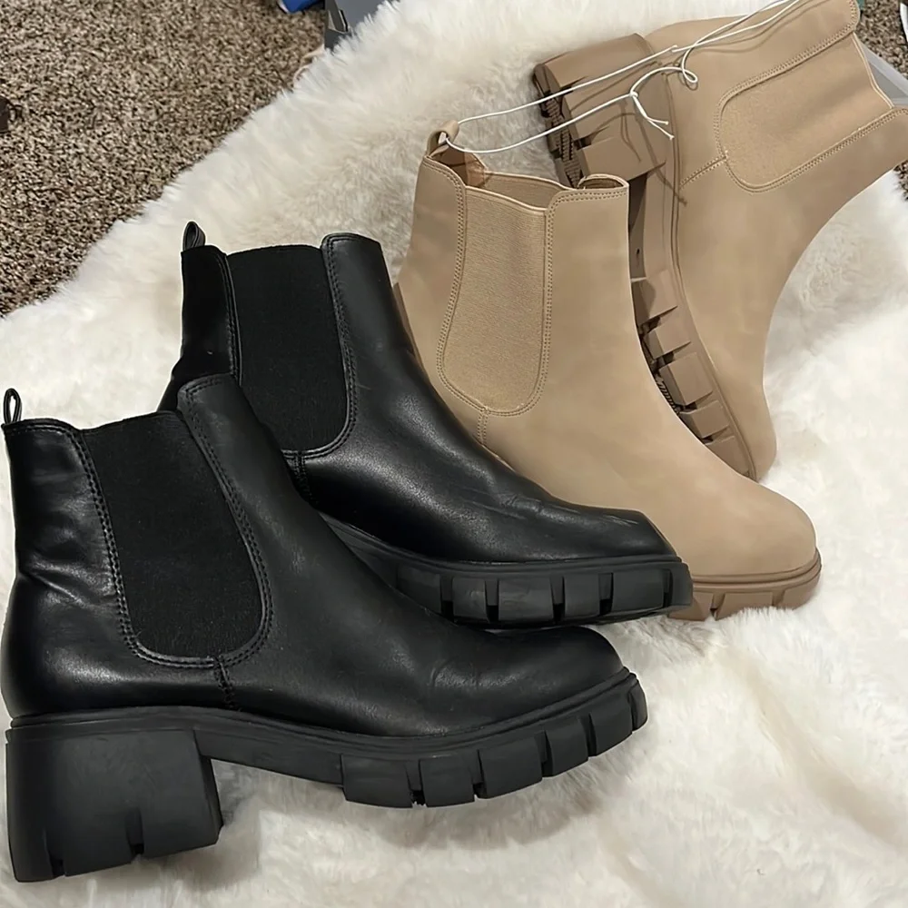 Steve Madden 2 Pair Hola Chelsea Boots, Like New and NWT